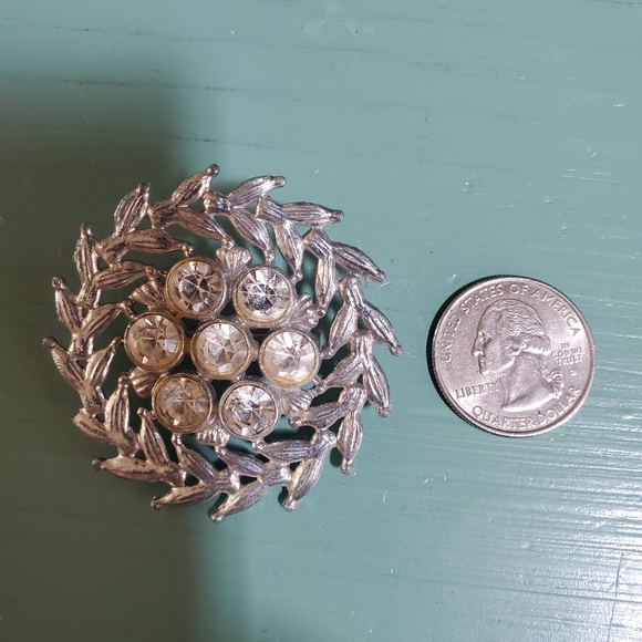 Vintage Circular Brooch - Picture 2 of 4